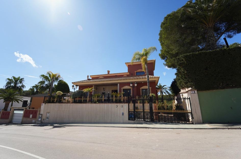 Villa in Dehesa de Campoamor