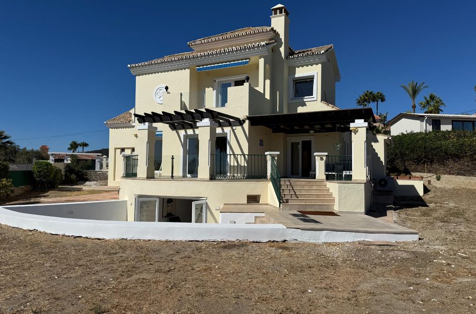 Villa in Urbanización Puerto de Estepona