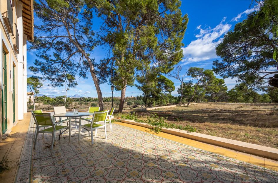 Villa in Alicante