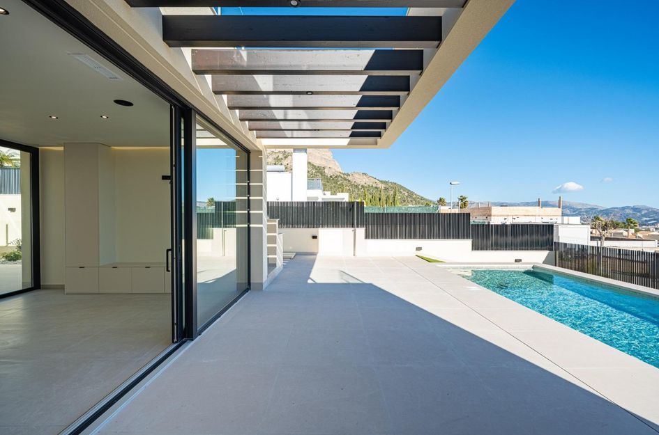 Villa in Coloma