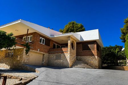 Villa in La Colina