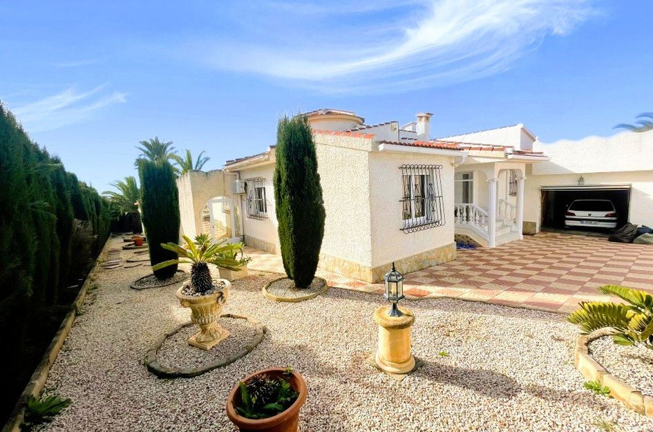 Villa in Montebello