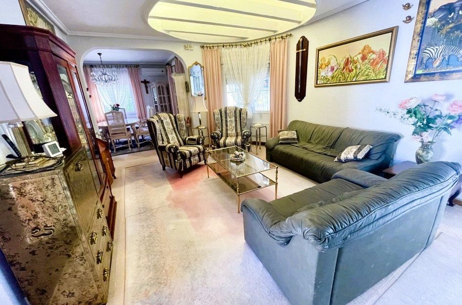 Villa in Montebello