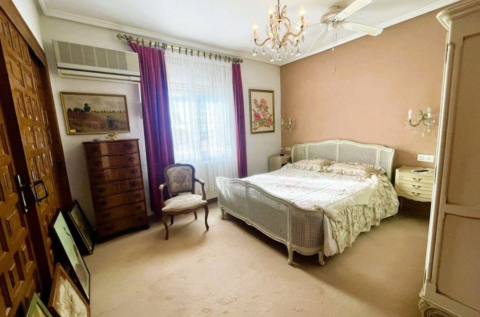 Villa in Montebello