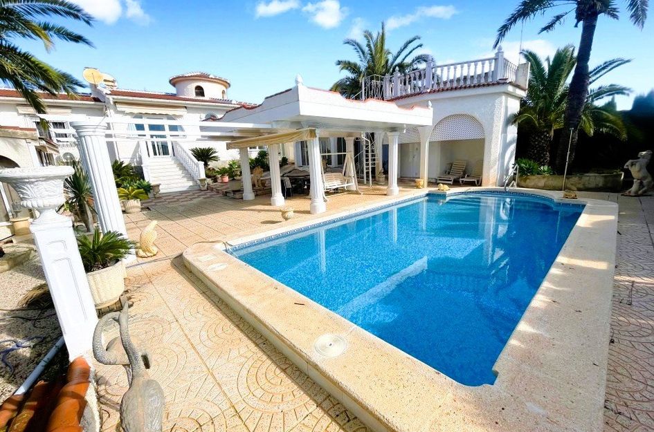 Villa in Montebello