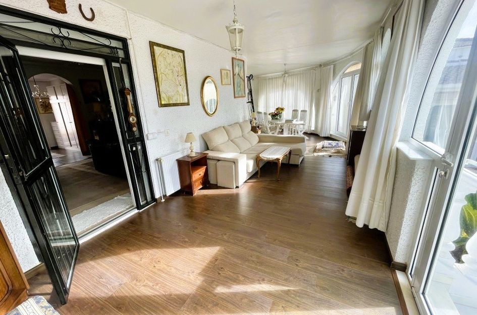 Villa in Montebello