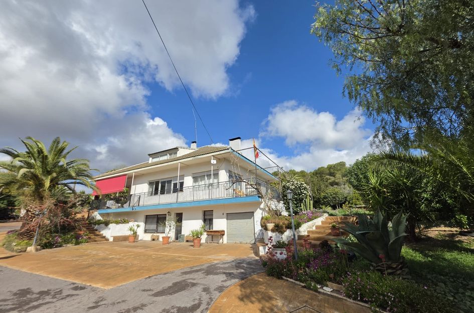 Villa in Camara
