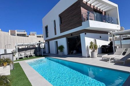 Villa in Res. Las Filipinas