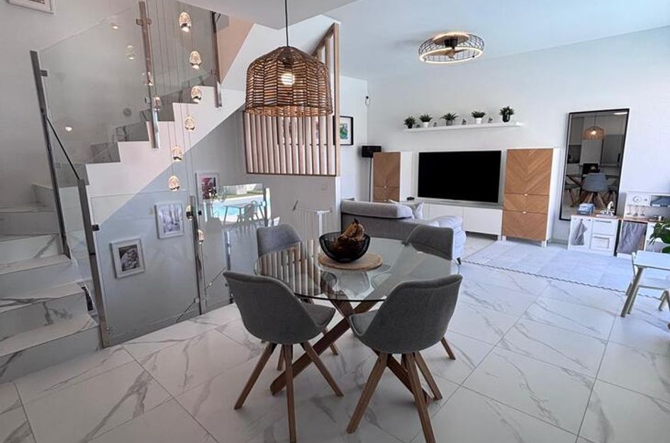 Villa in Res. Las Filipinas