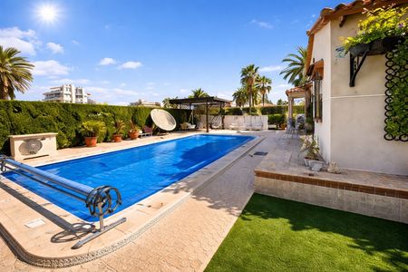 Villa in Cabo Roig