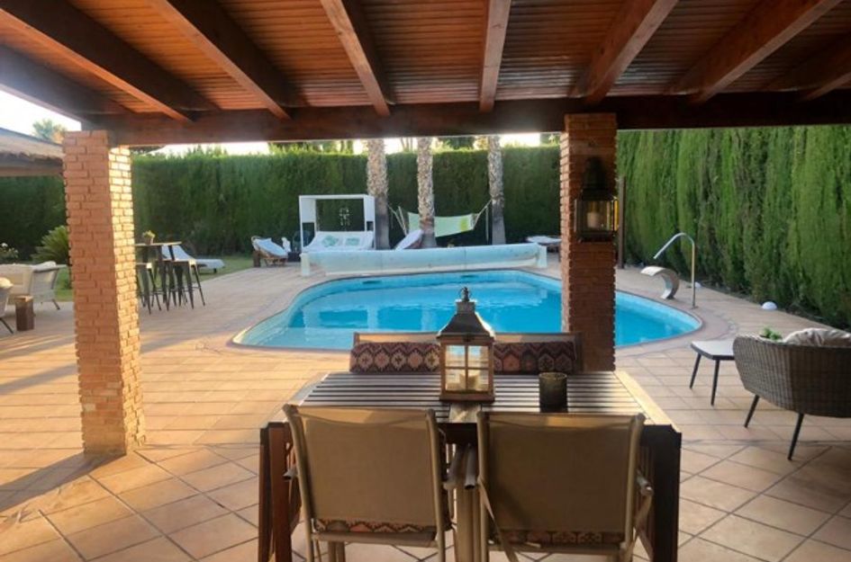 Villa in Elda