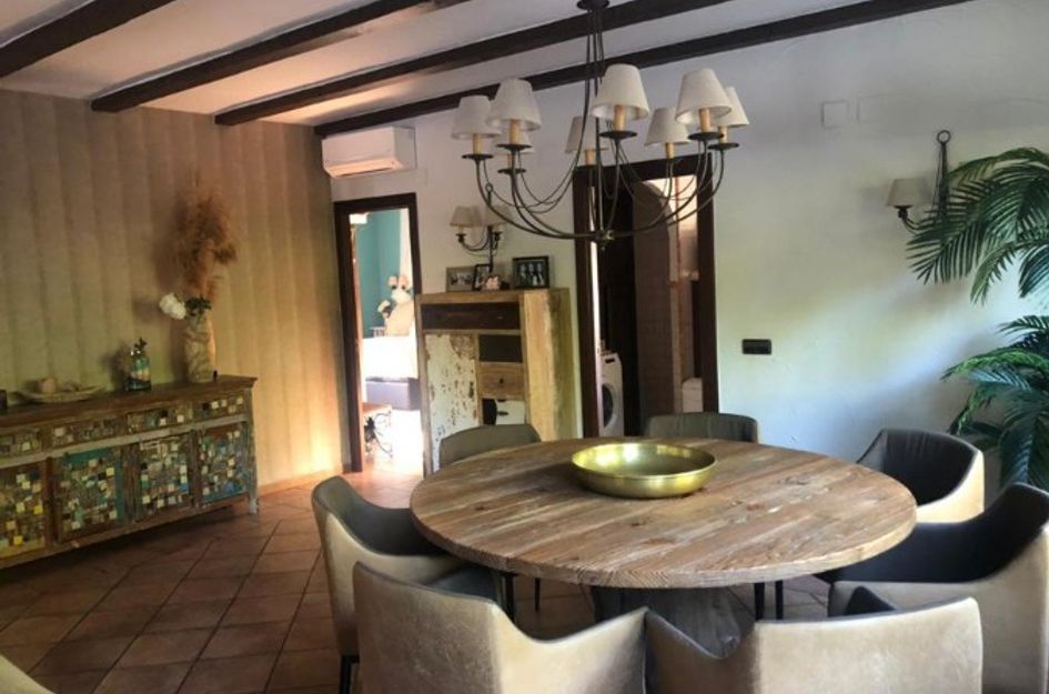 Villa in Elda