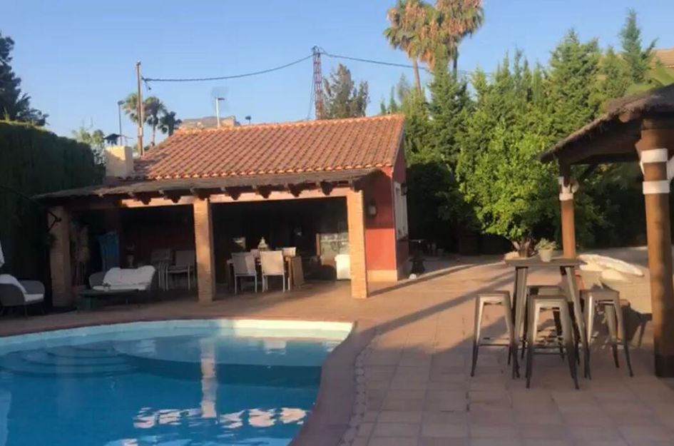Villa in Elda