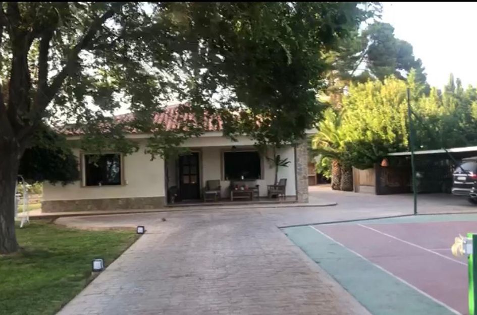 Villa in Elda