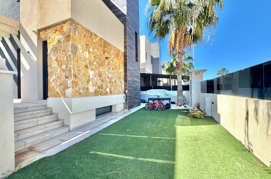Villa in Dehesa de Campoamor