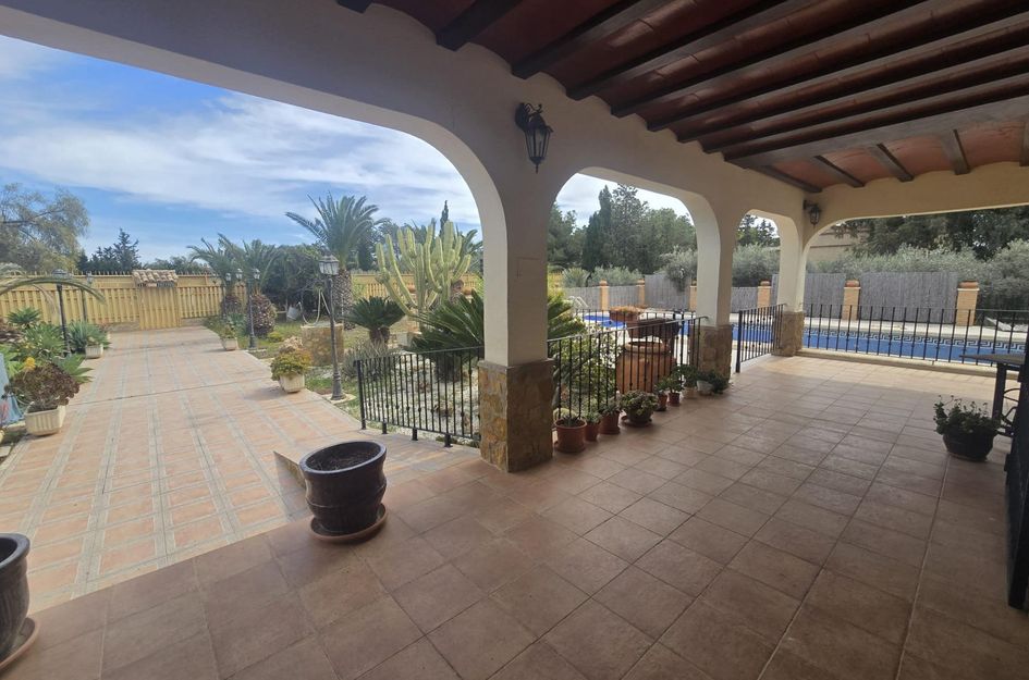 Villa in Jerónimo y Avileses