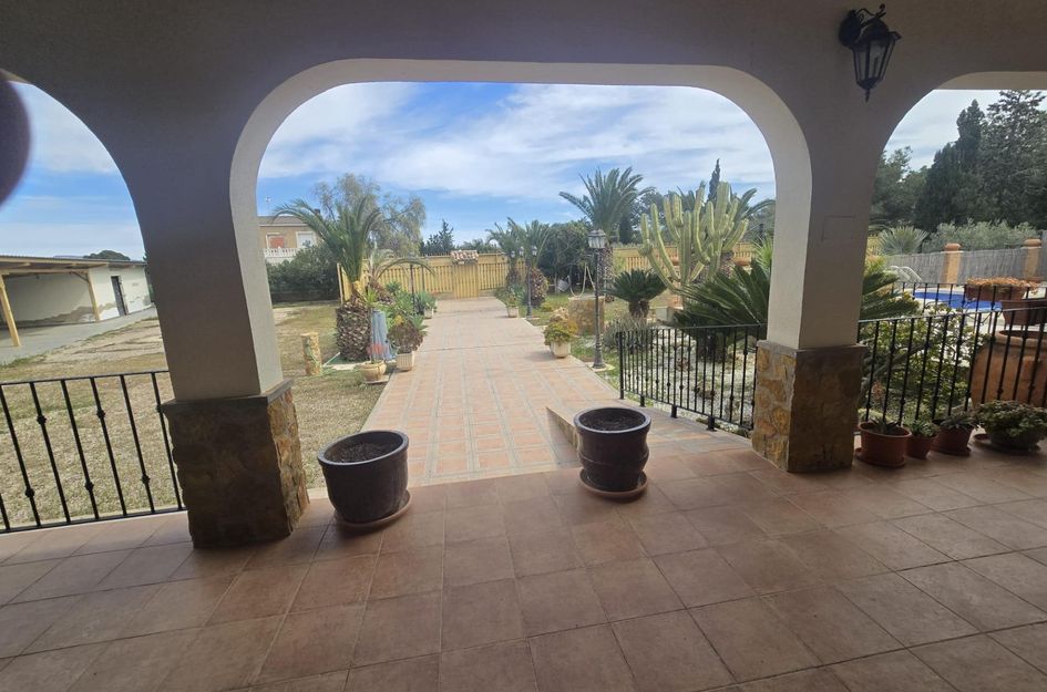 Villa in Jerónimo y Avileses
