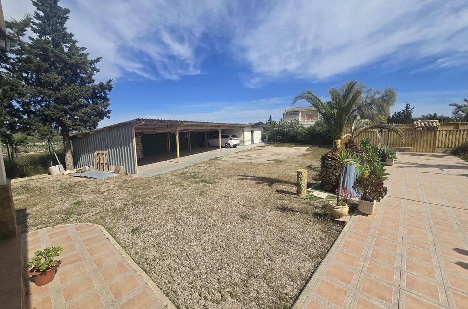 Villa in Jerónimo y Avileses