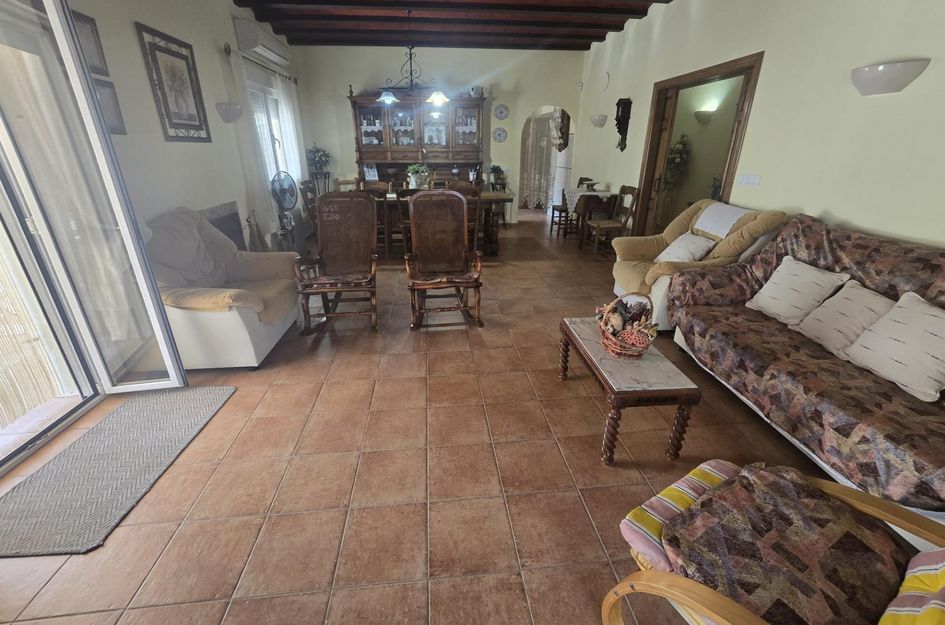 Villa in Jerónimo y Avileses