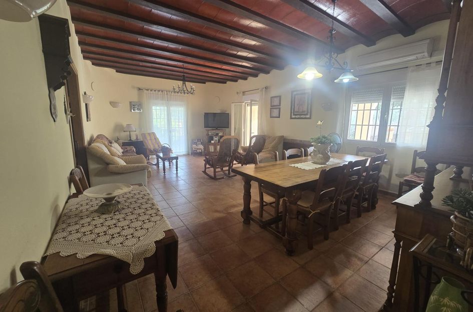 Villa in Jerónimo y Avileses