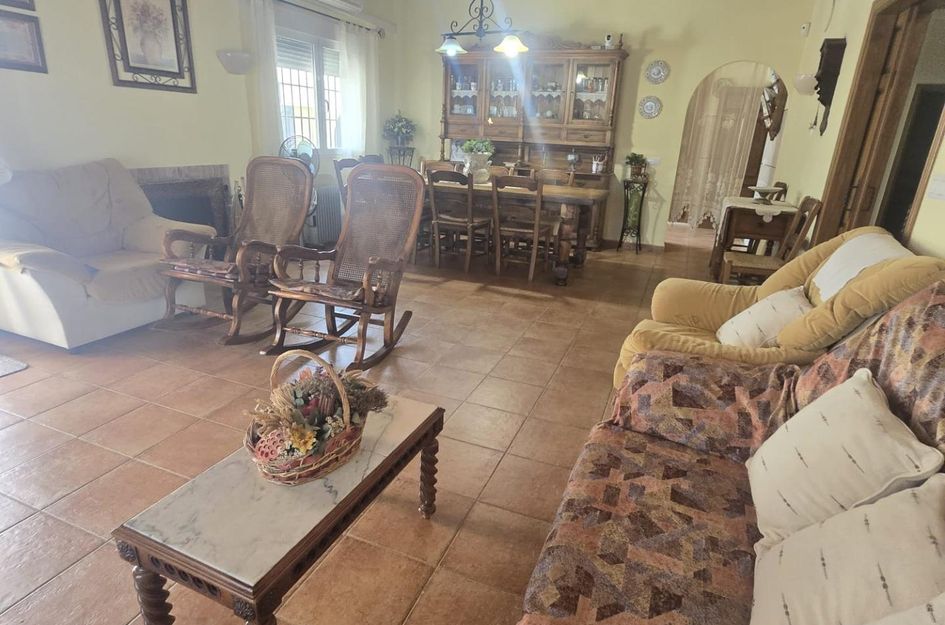 Villa in Jerónimo y Avileses