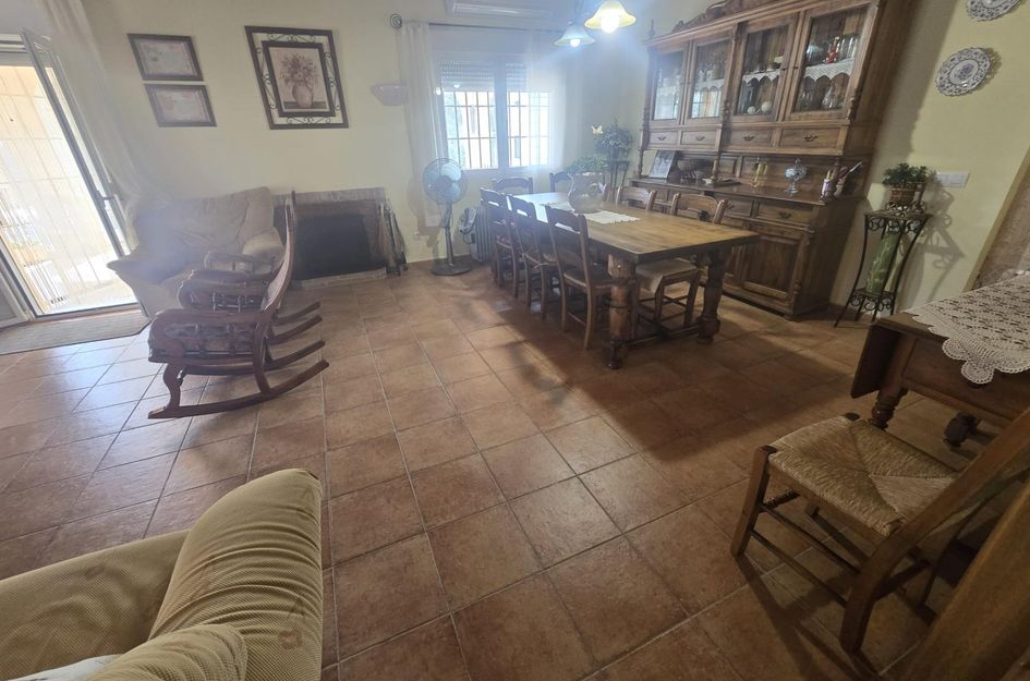 Villa in Jerónimo y Avileses