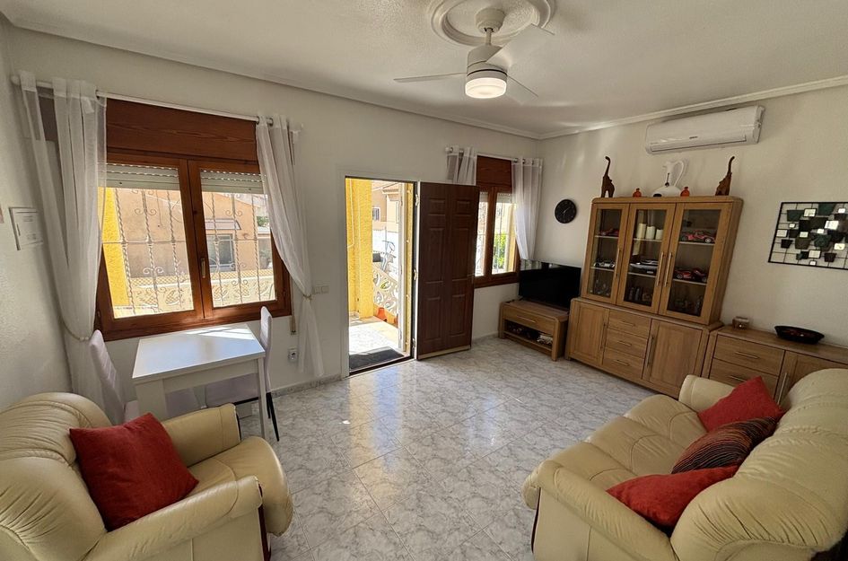 Villa in Quesada