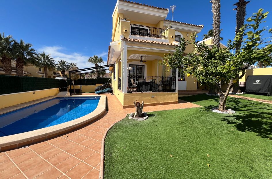 Villa in Los Dolses