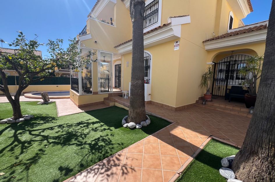 Villa in Los Dolses