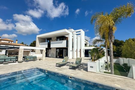 Villa in Villamartin