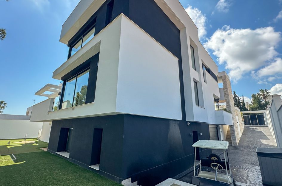 Villa in Villamartin