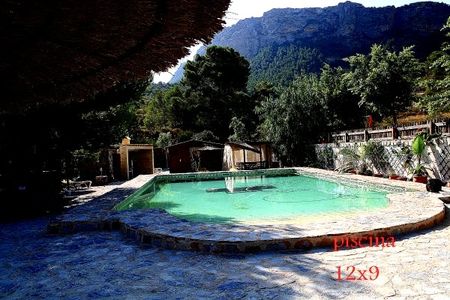 Villa in Cañadas de San Pedro