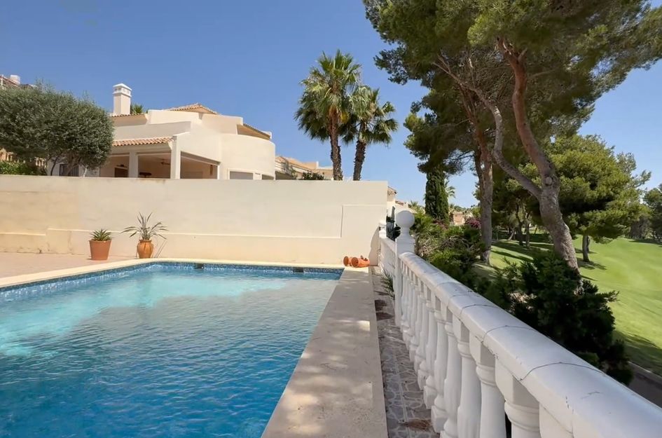 Villa in Orihuela Costa