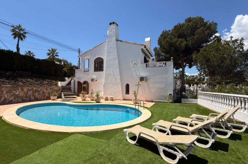 Villa in Orihuela Costa
