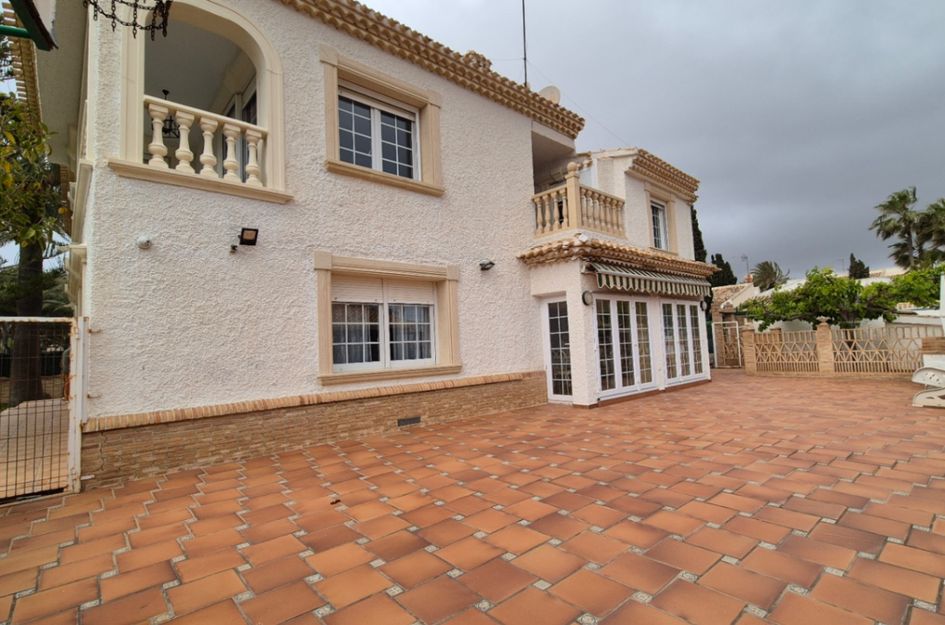 Villa in Orihuela Costa
