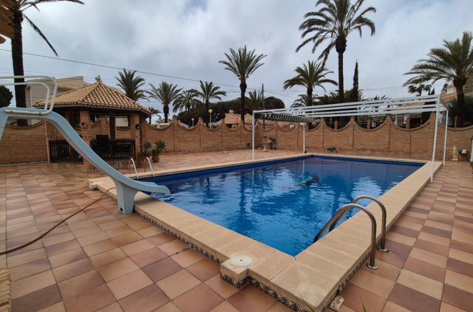 Villa in Orihuela Costa