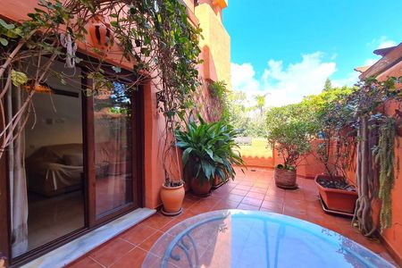 Appartement in Urbanización Puerto de Estepona