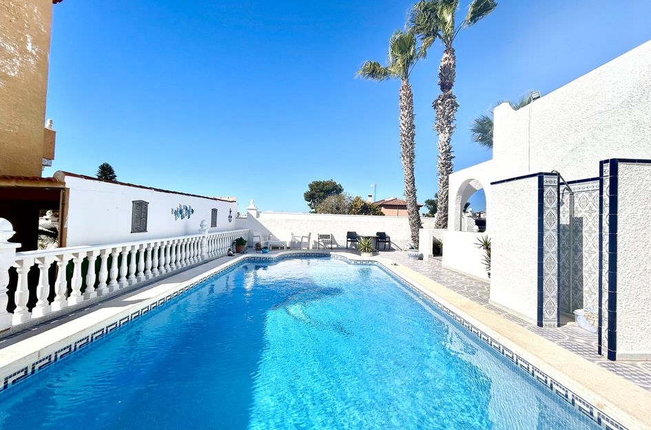 Villa in Villamartin