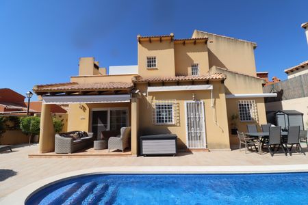 Villa in Los Baños de Fortuna