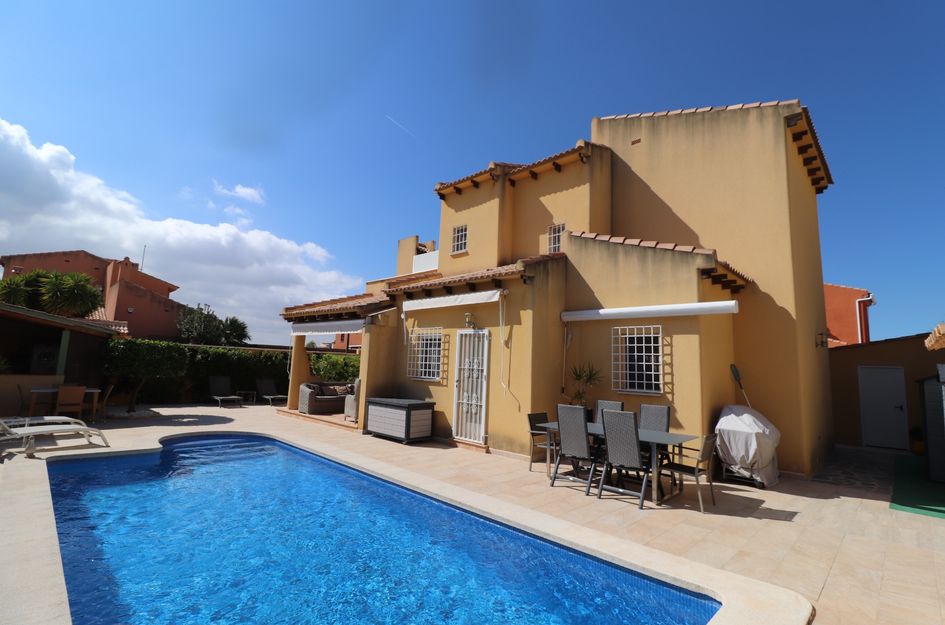 Villa in Los Baños de Fortuna