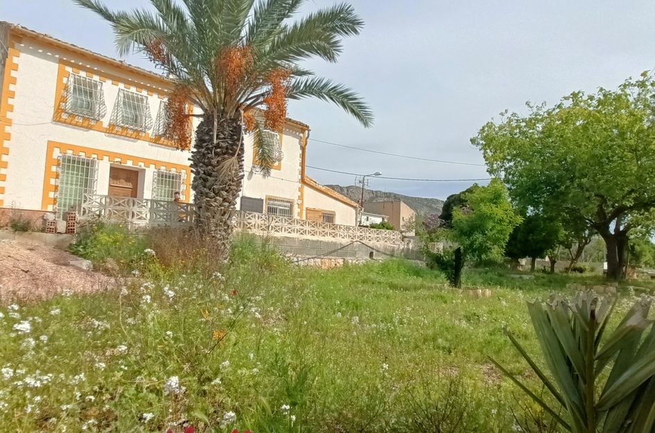 Villa in Algayat