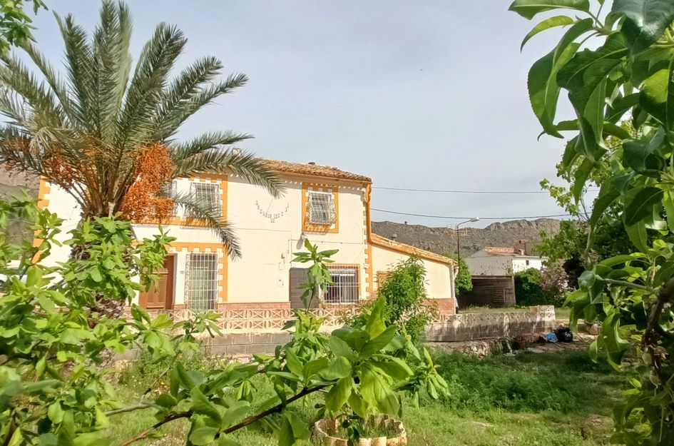 Villa in Algayat