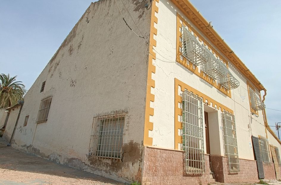 Villa in Algayat