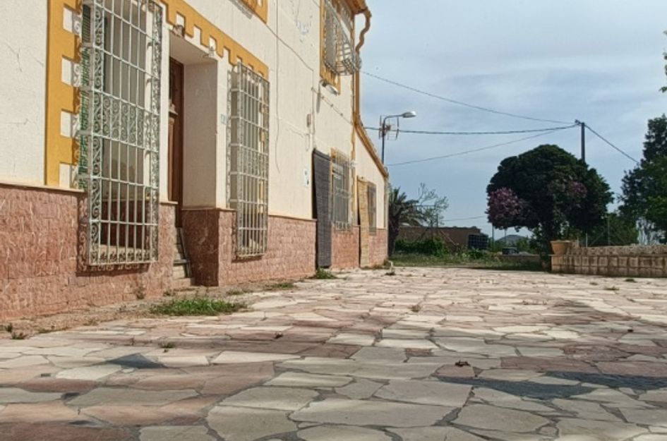 Villa in Algayat
