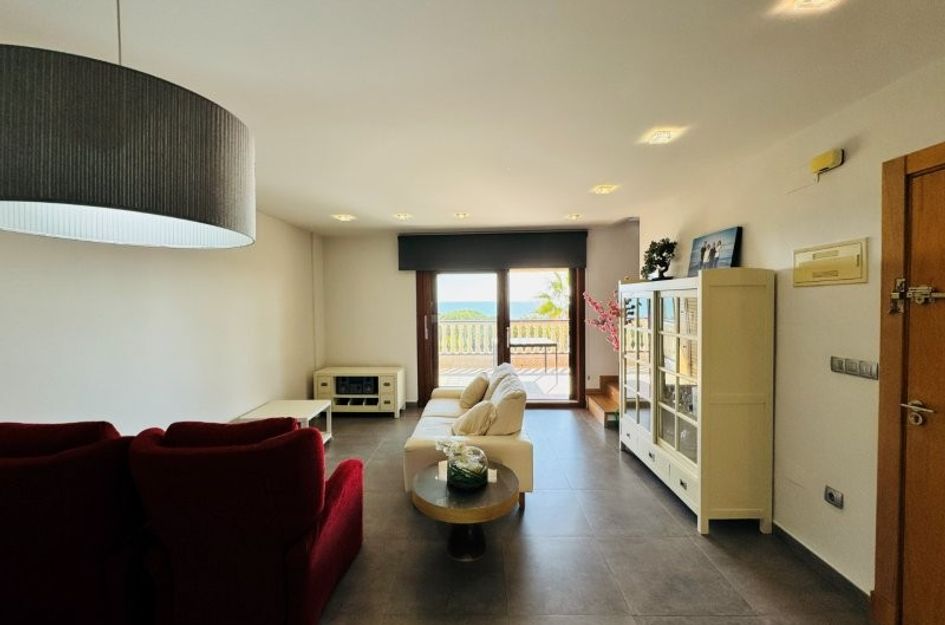 Duplex in Campomar