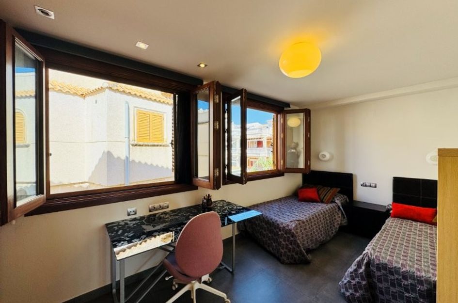 Duplex in Campomar