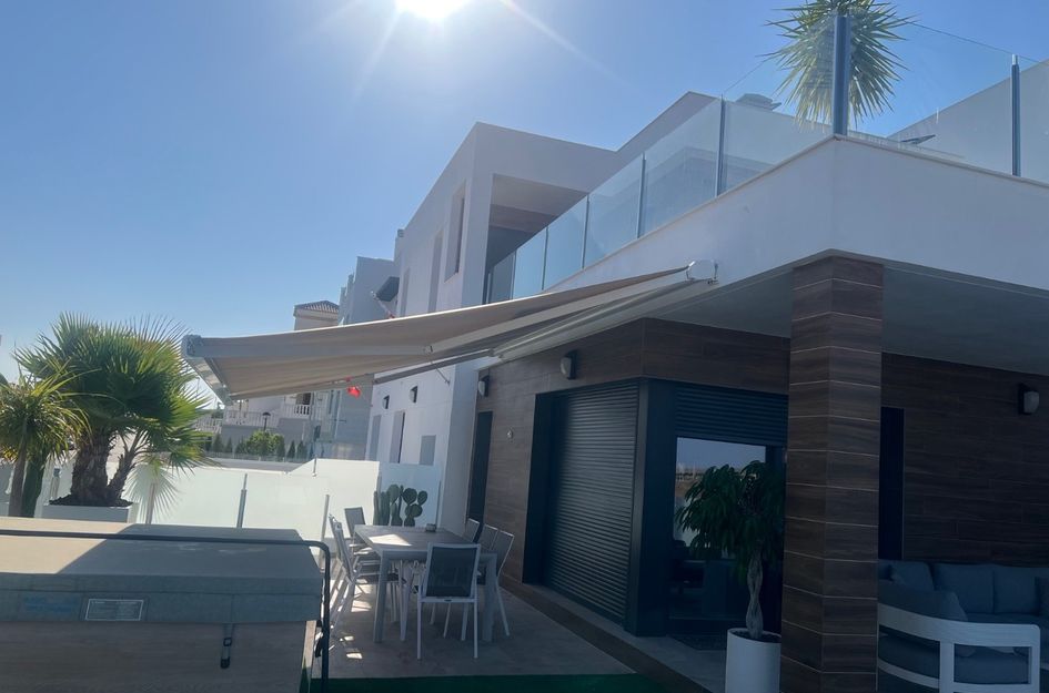 Villa in Los Montesinos