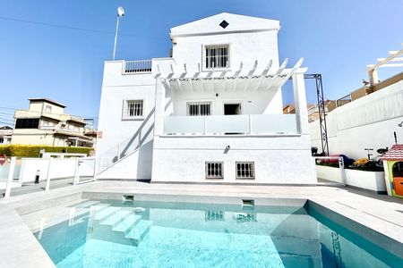 Villa in Villamartin