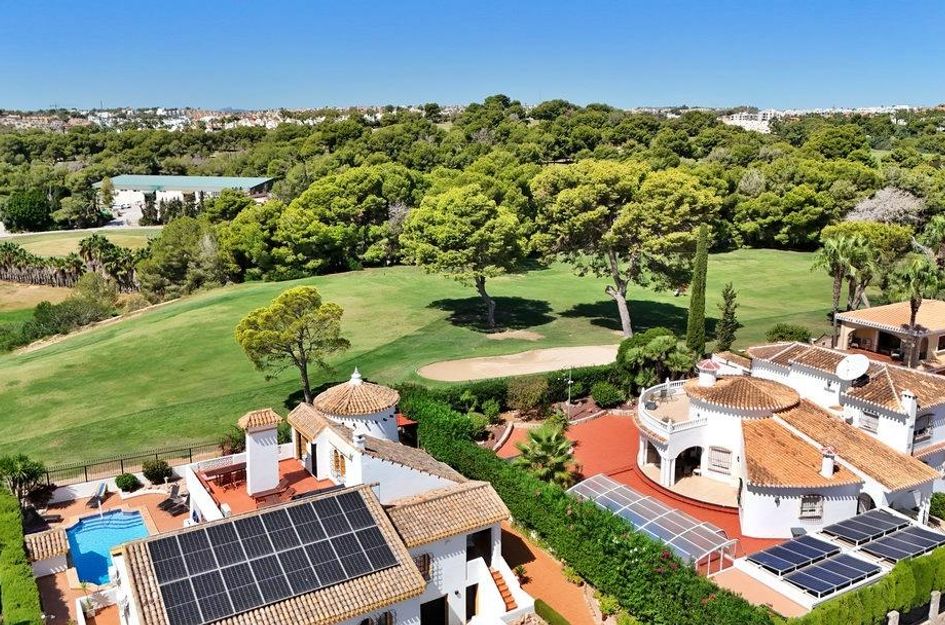 Villa in Villamartin