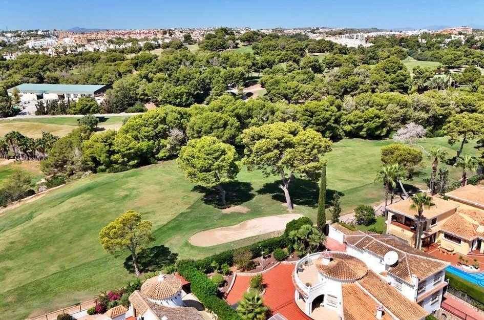 Villa in Villamartin